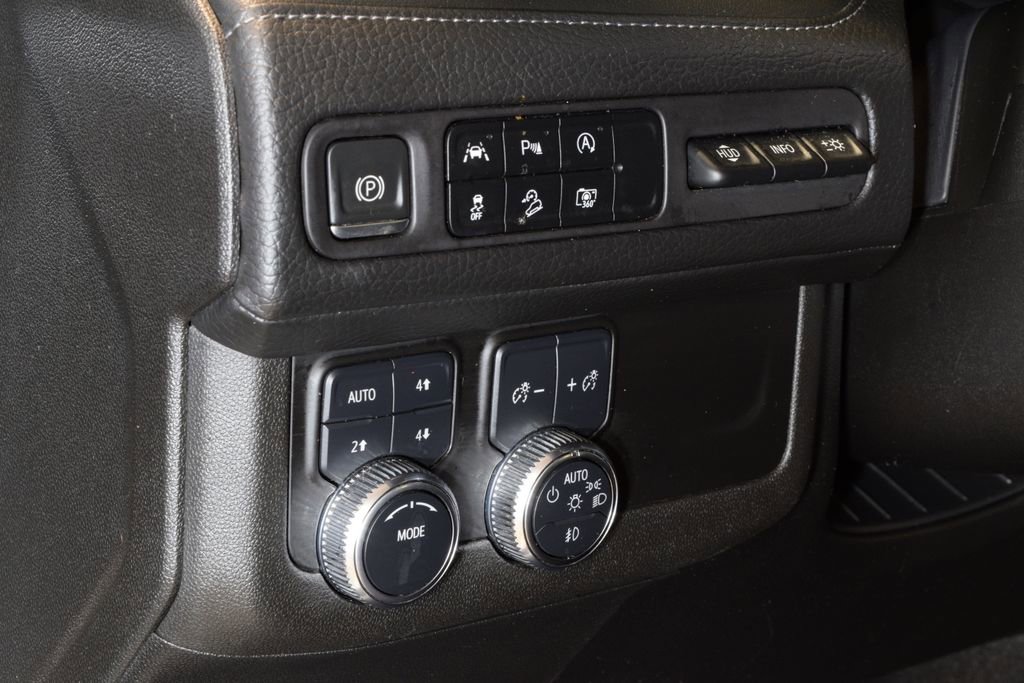 Used 2023 GMC Yukon Denali image 15