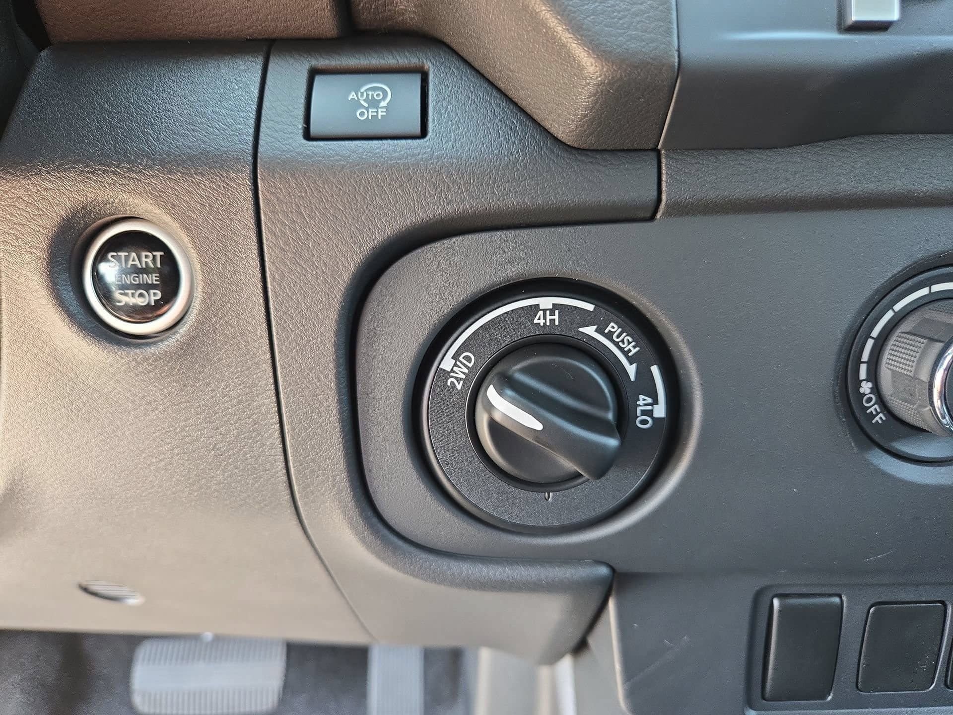 New 2025 Nissan Frontier SV AWD/4WD image 32