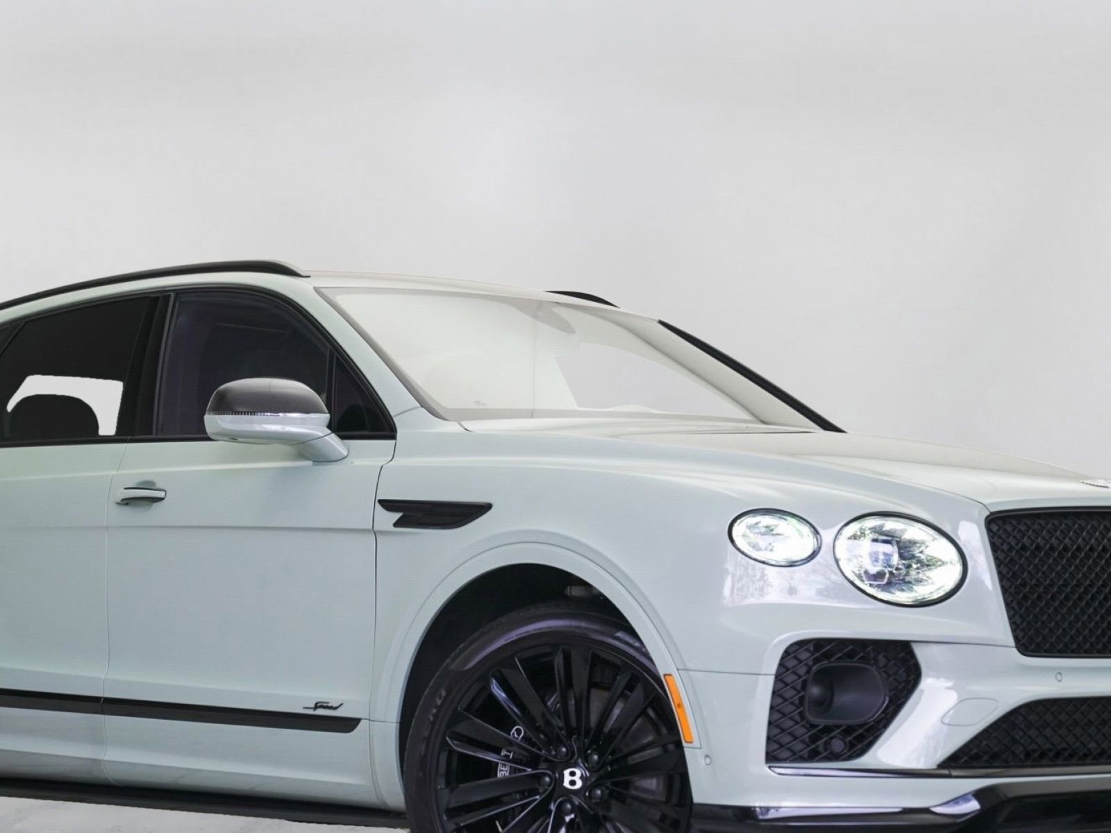 Used 2023 Bentley Bentayga Speed AWD/4WD image 2