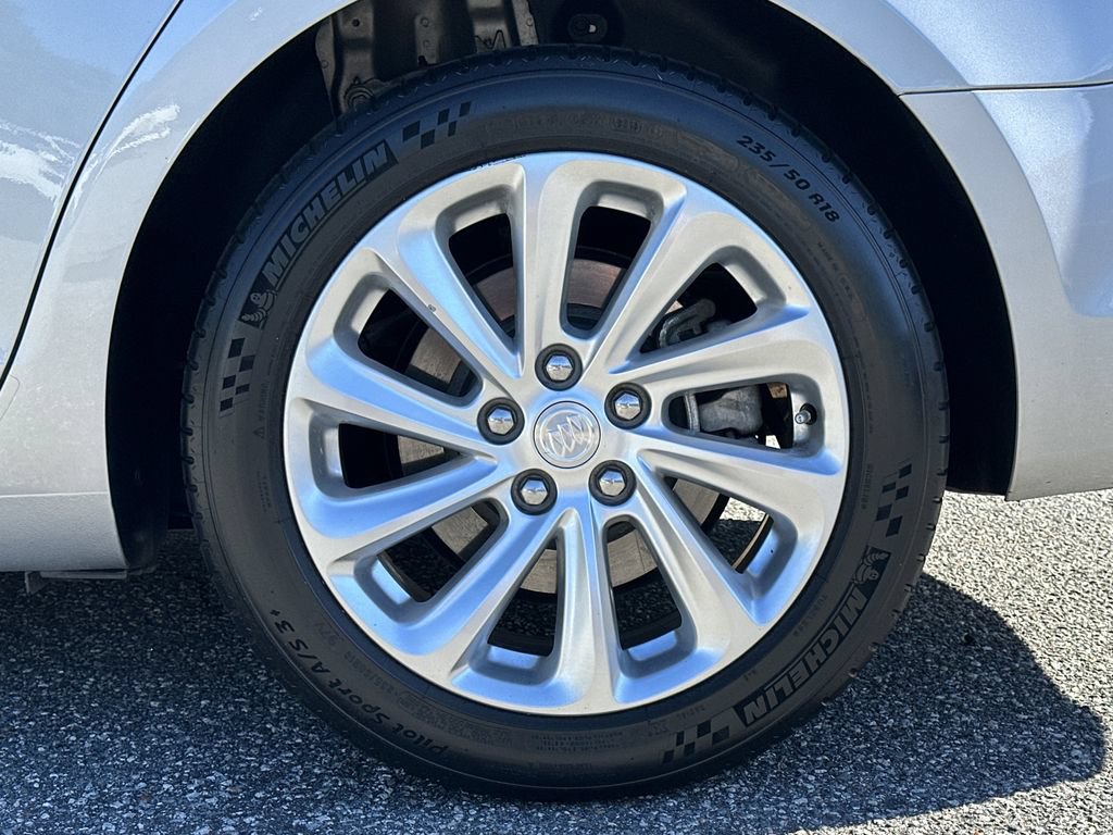Used 2015 Buick LaCrosse FWD image 16