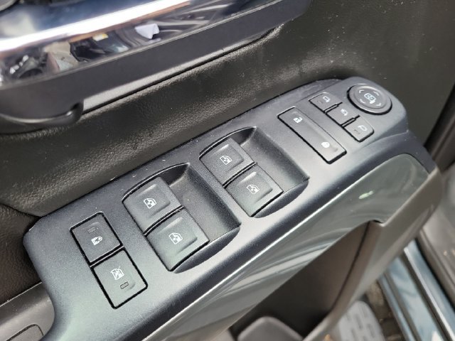 Used 2018 Chevrolet Silverado 1500 LT w/ All Star Edition RWD image 11