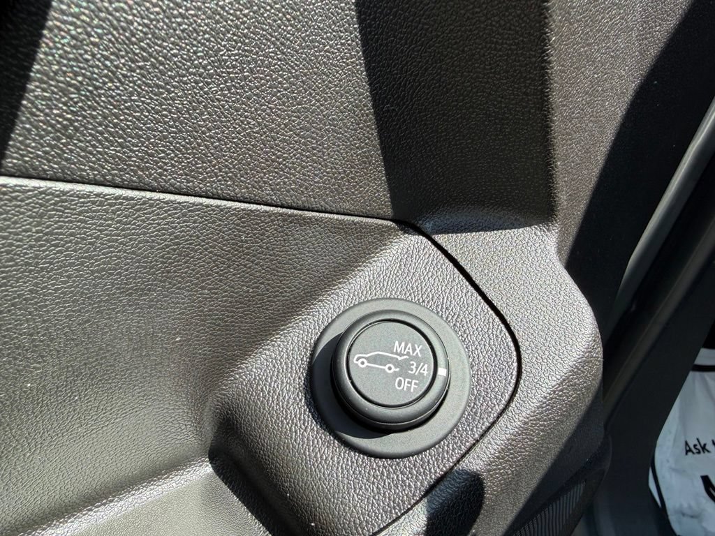 Certified 2024 GMC Terrain SLE w/ Driver Convenience Package FWD image 17