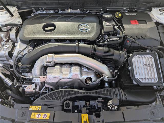 Used 2025 Mercedes-Benz GLB 250 image 22