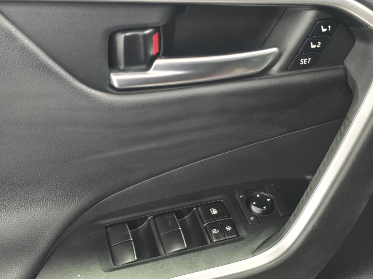 Certified 2020 Toyota RAV4 Limited image 31