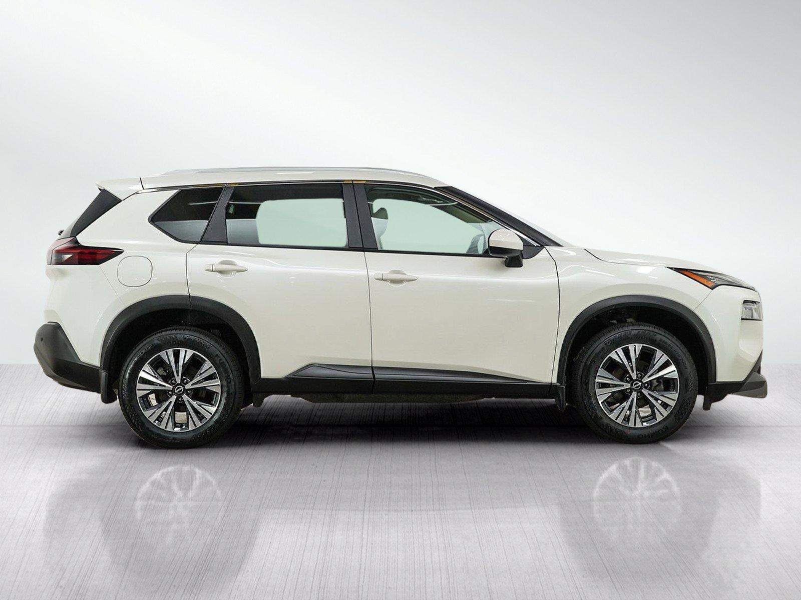 Used 2023 Nissan Rogue SV w/ SV Premium B Package AWD/4WD image 6
