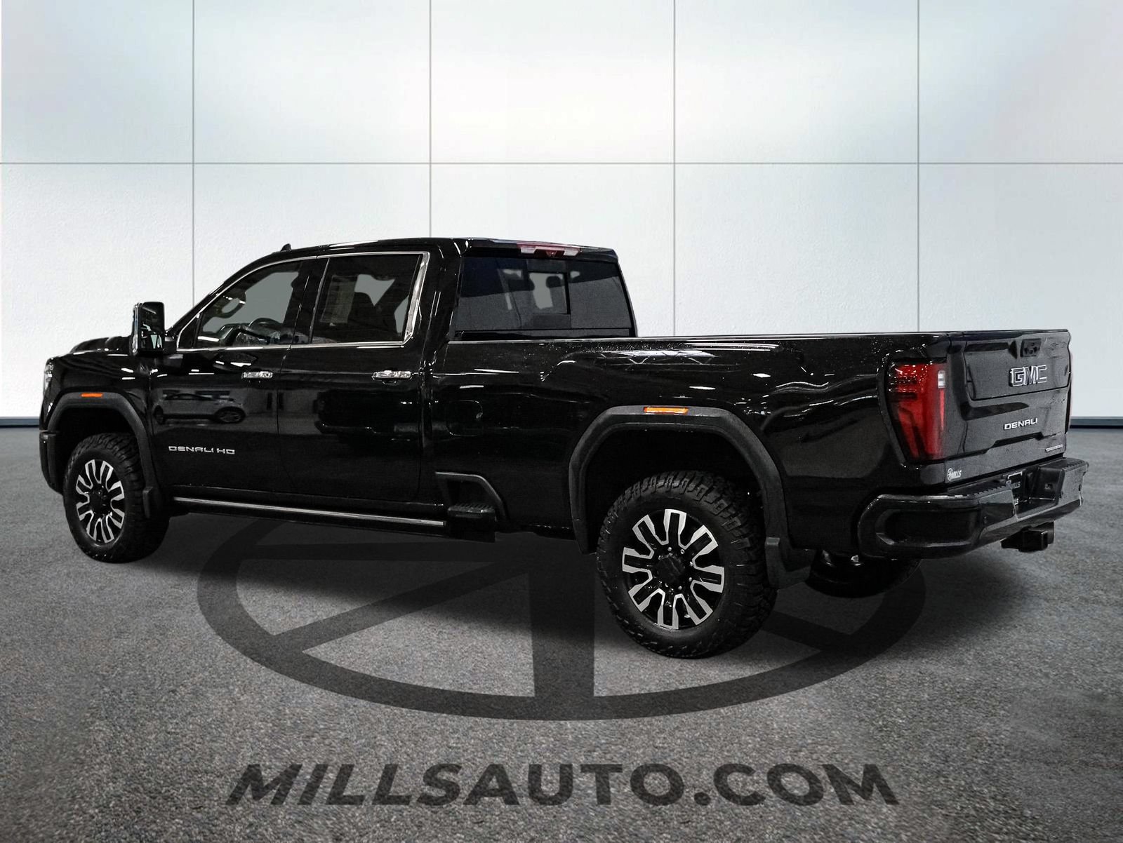 Certified 2025 GMC Sierra 2500 Denali Ultimate AWD/4WD image 4