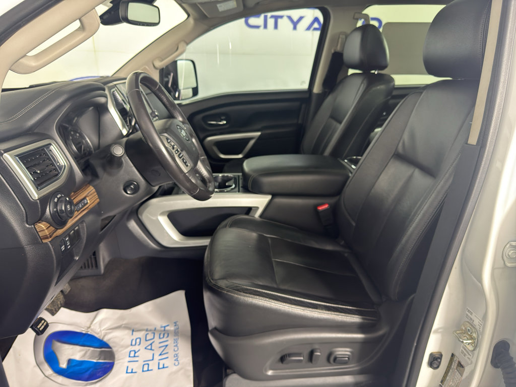 Used 2020 Nissan Titan SL w/ Moonroof Package RWD image 15