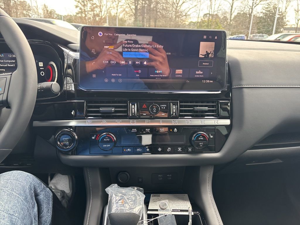 New 2026 Nissan Pathfinder SL w/ SL Premium Package image 11