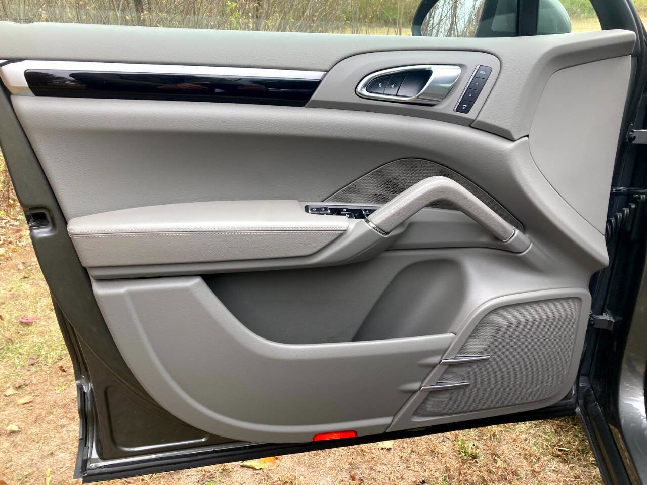 Used 2014 Porsche Cayenne AWD/4WD image 21