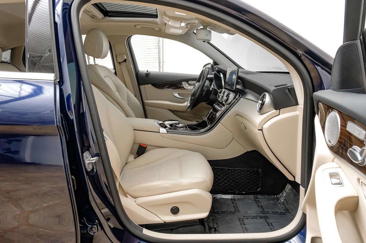 Used 2017 Mercedes-Benz GLC 300 4MATIC Coupe w/ Premium 2 Package image 27