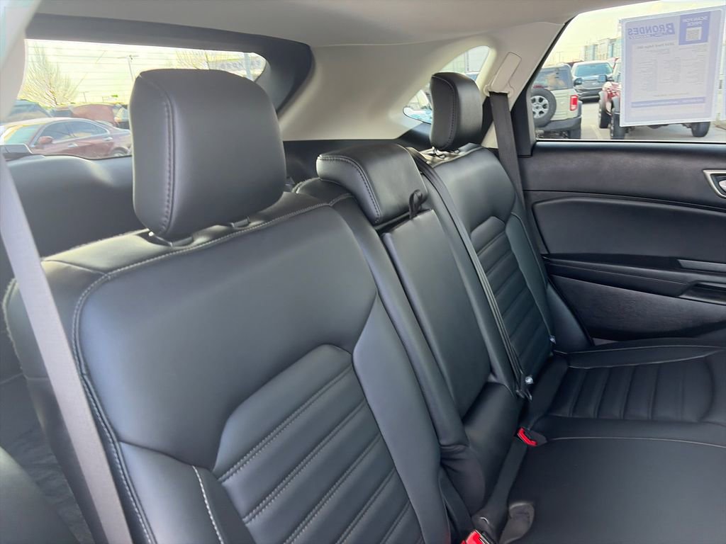 Used 2024 Ford Edge SEL w/ Convenience Package image 33