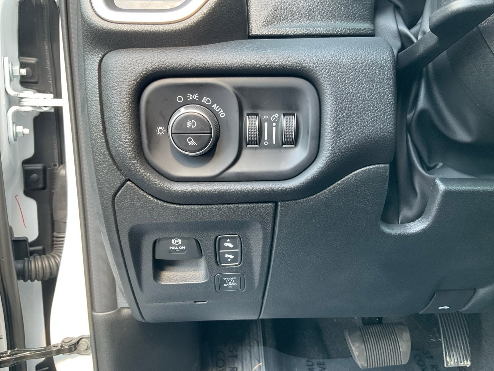New 2026 RAM 1500 4x4 Crew Cab image 19