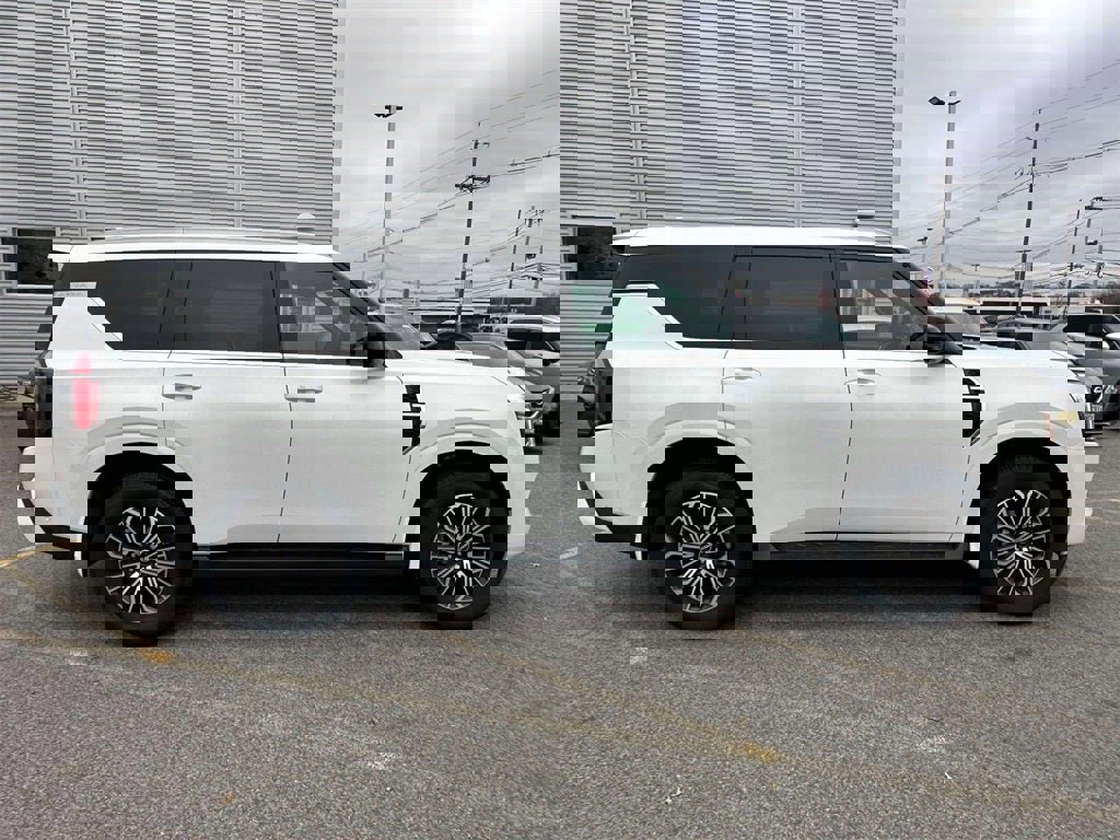 New 2025 Nissan Armada SL w/ Captain's Chari Seat Package image 4