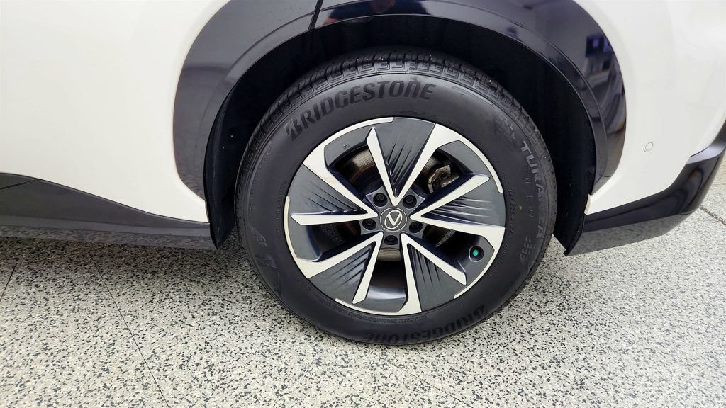 Used 2024 Lexus RZ 450e Premium w/ Technology Package AWD/4WD image 9