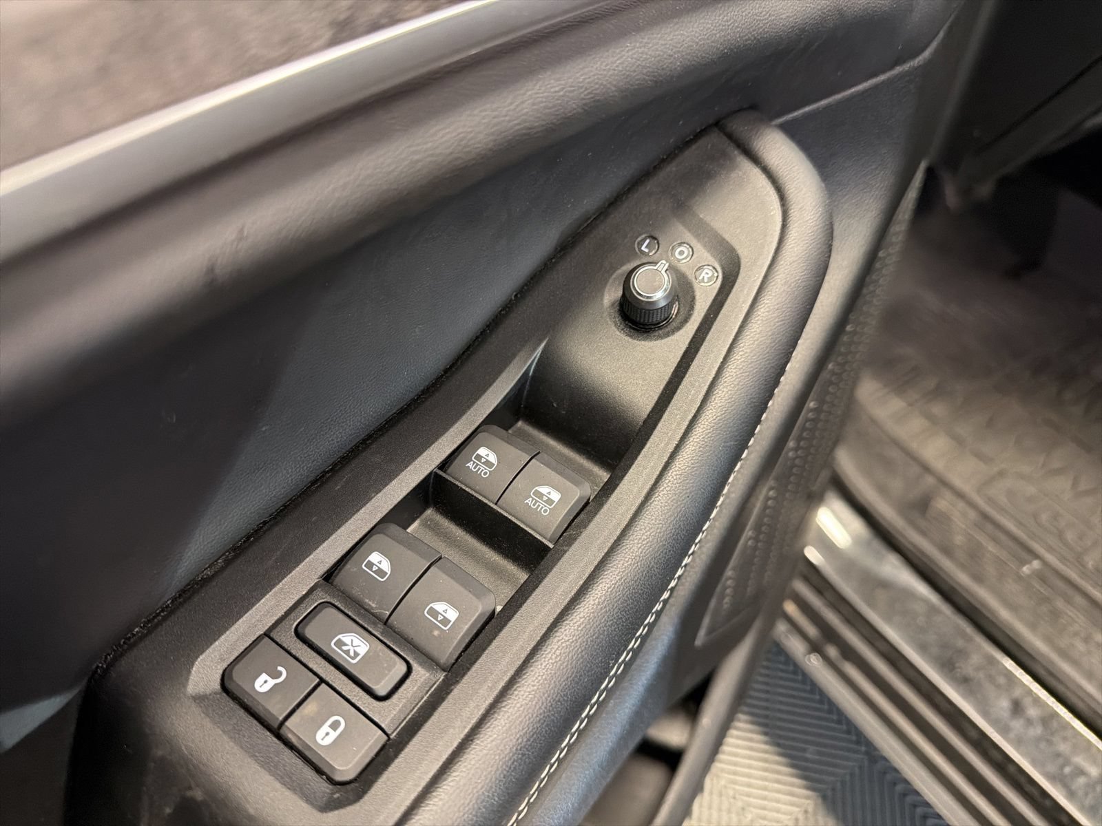 Used 2025 Jeep Grand Cherokee Limited 4xe AWD/4WD image 15
