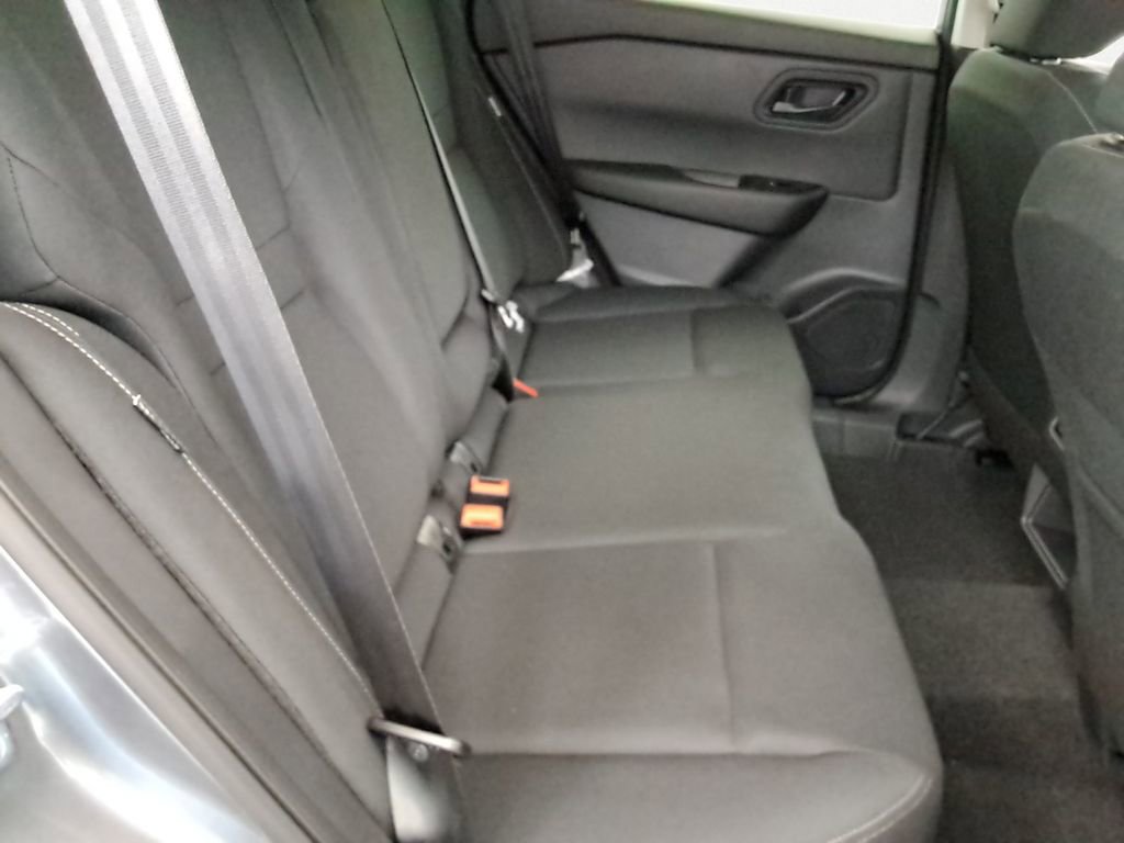 Used 2026 Nissan Rogue S FWD image 15