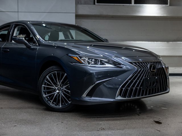 Used 2025 Lexus ES 300h w/ Premium Package image 13