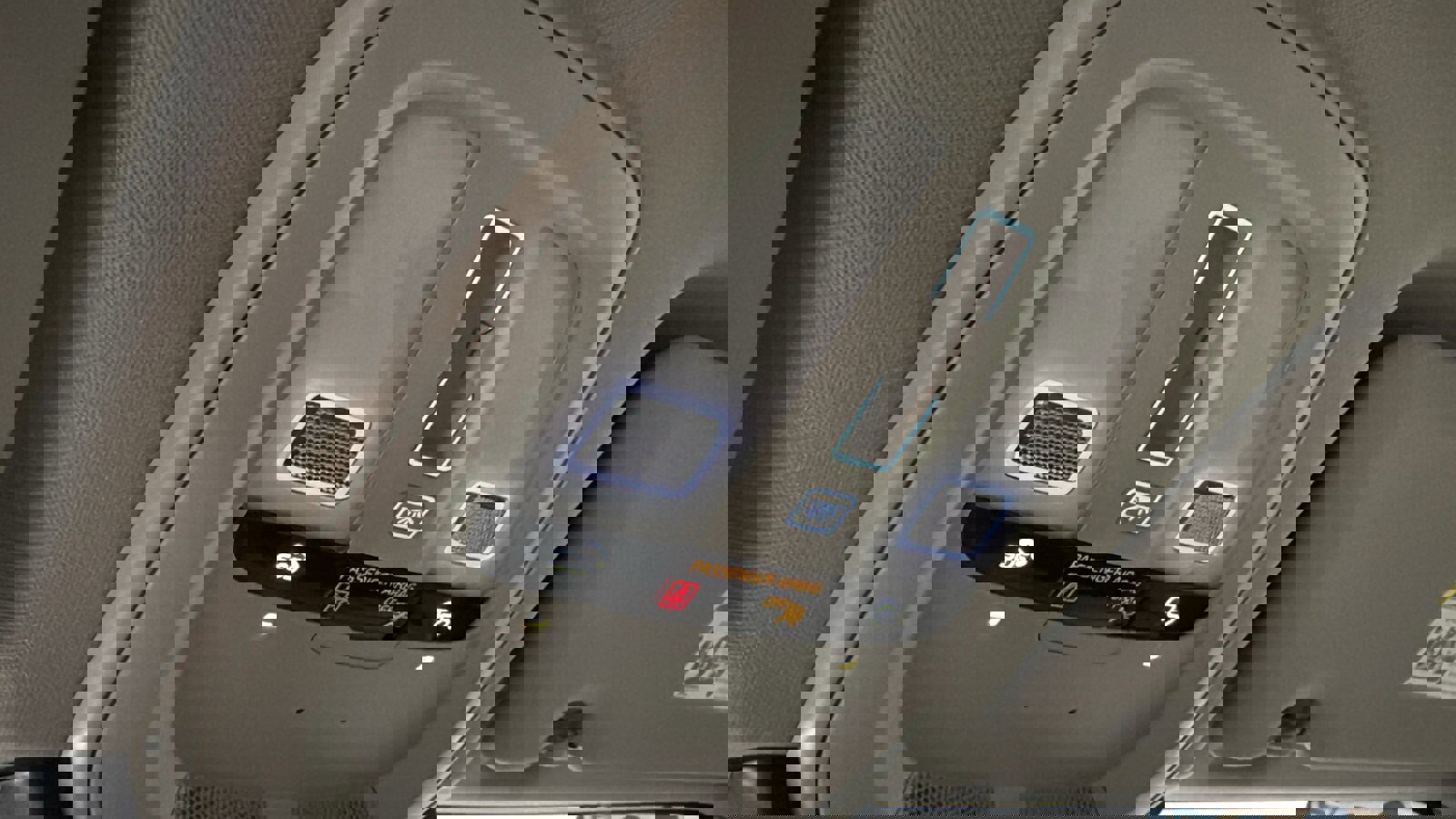 Used 2023 Volvo XC60 B5 Plus image 20