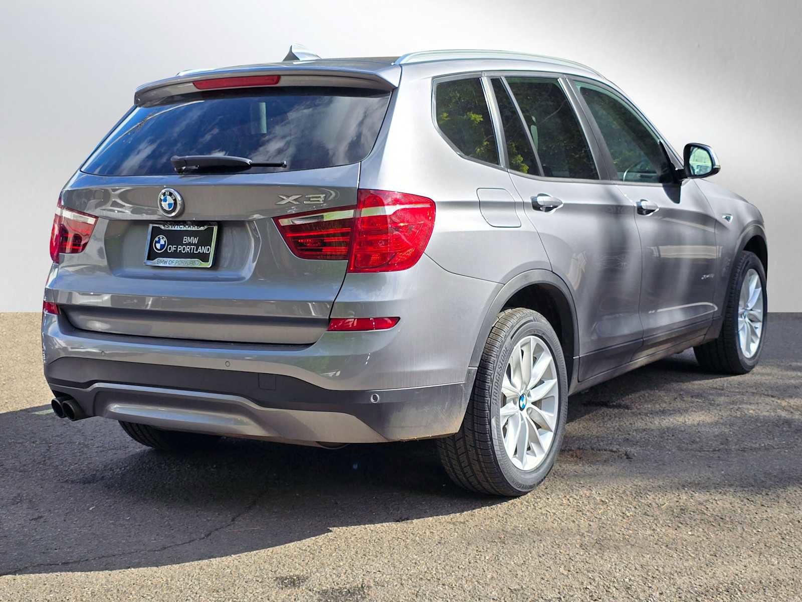 Used 2016 BMW X3 xDrive28i image 3