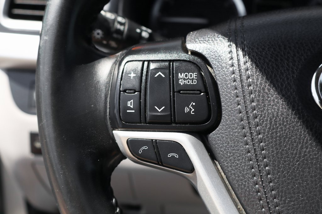 Used 2019 Toyota Highlander XLE image 21