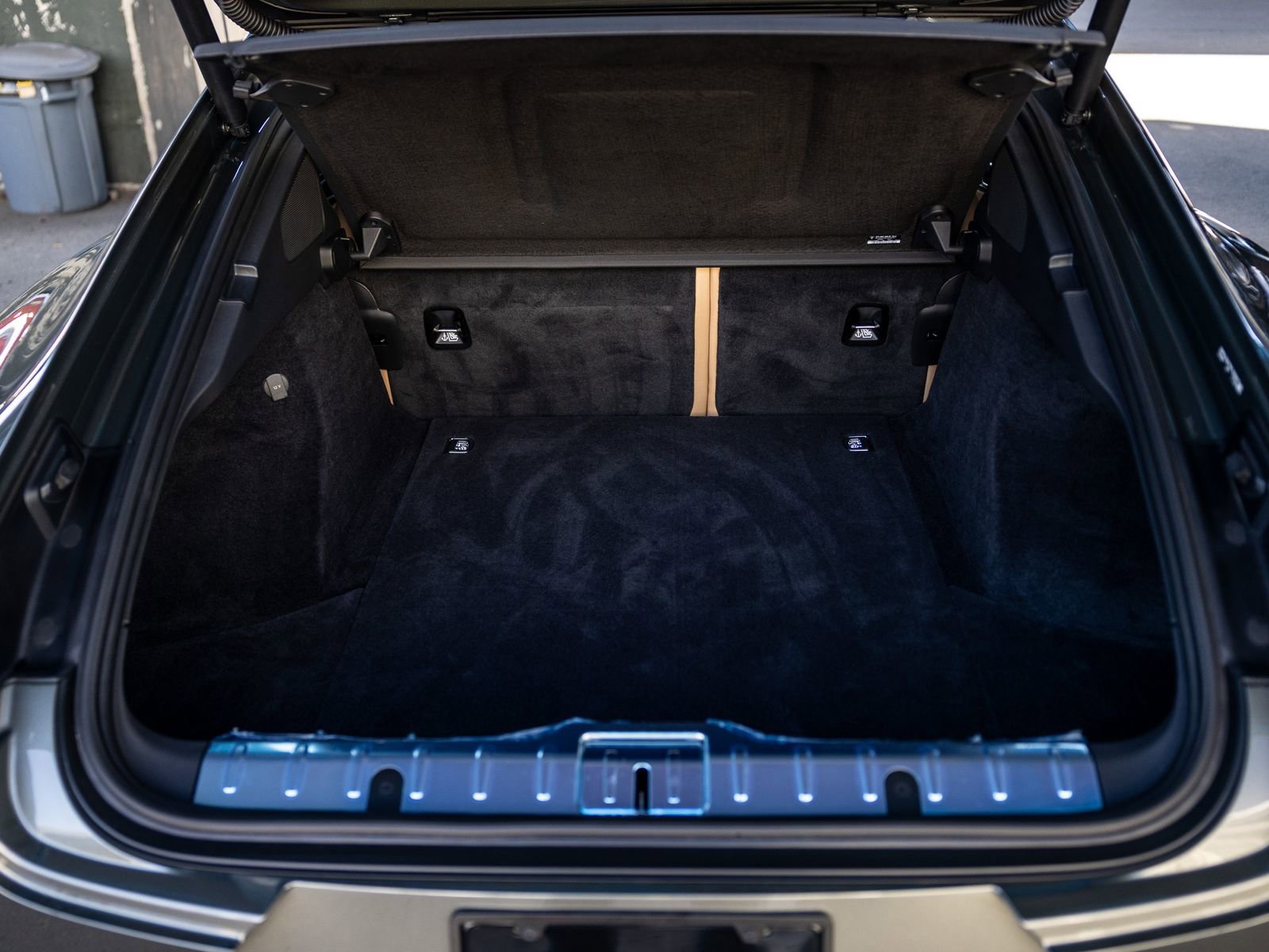 Certified 2023 Porsche Panamera Platinum Edition image 40