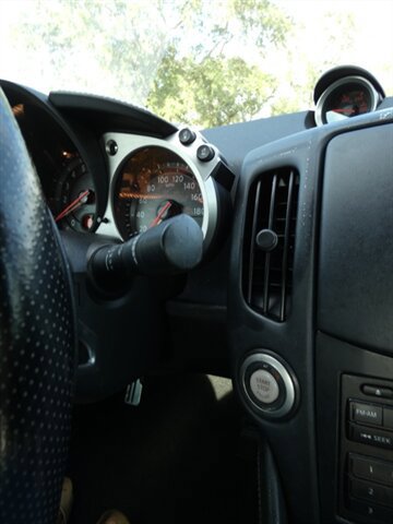 Used 2010 Nissan 370Z Coupe RWD image 27