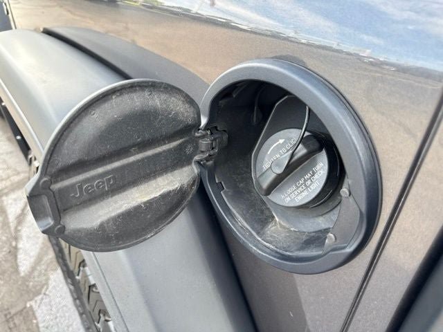 Used 2021 Jeep Wrangler Rubicon AWD/4WD image 19