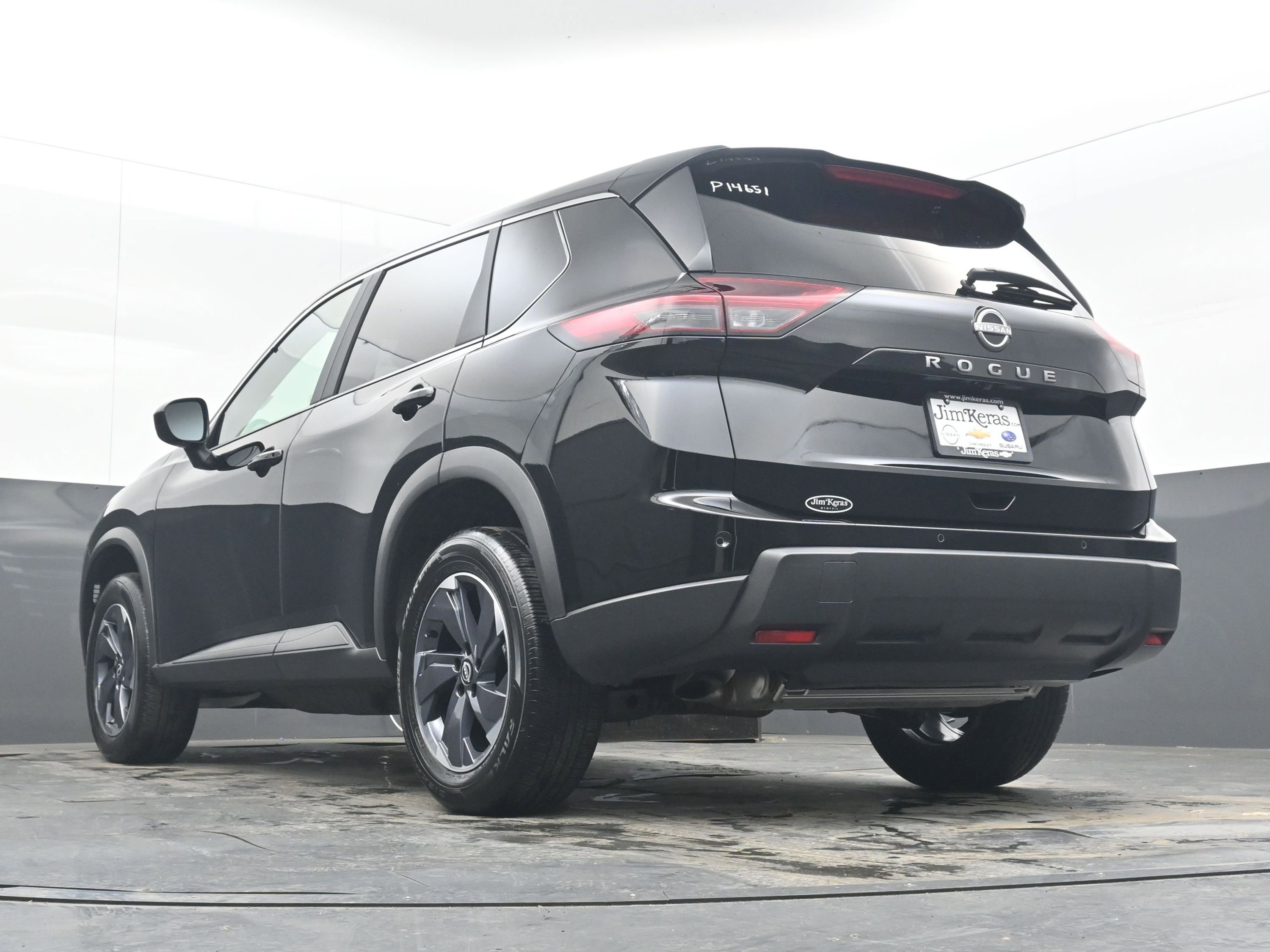 Used 2025 Nissan Rogue SV image 29
