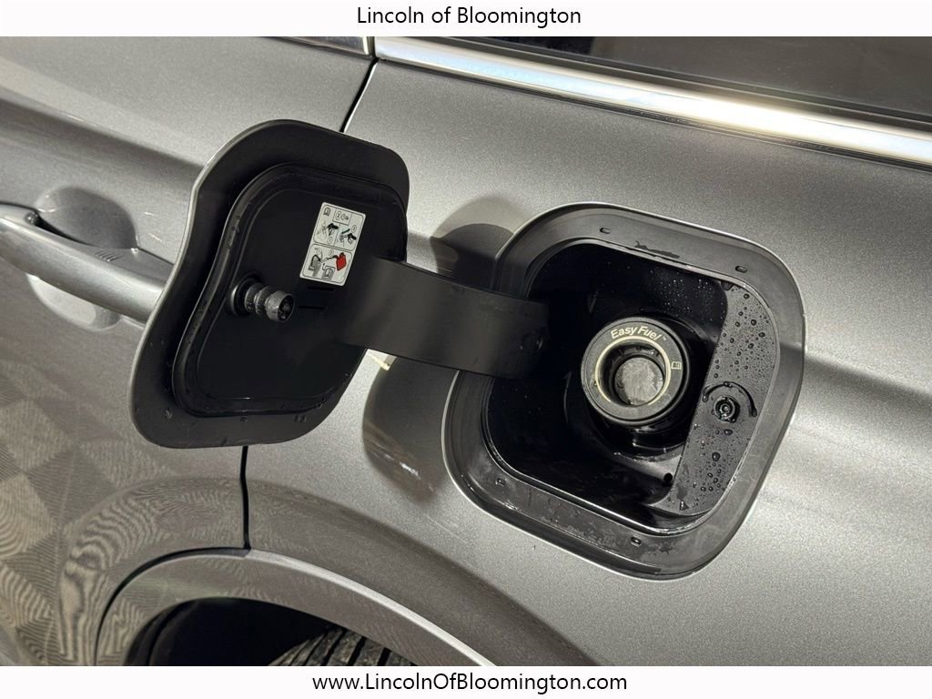 Certified 2022 Lincoln Corsair Reserve w/ Equipment Group 201A image 16