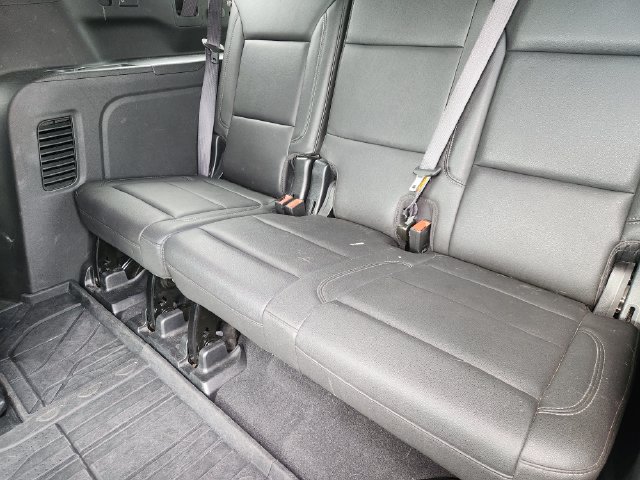 Used 2022 Chevrolet Suburban Z71 w/ Luxury Package AWD/4WD image 32