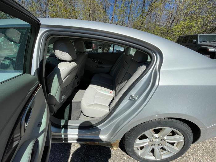 Used 2011 Buick LaCrosse CXL FWD image 23