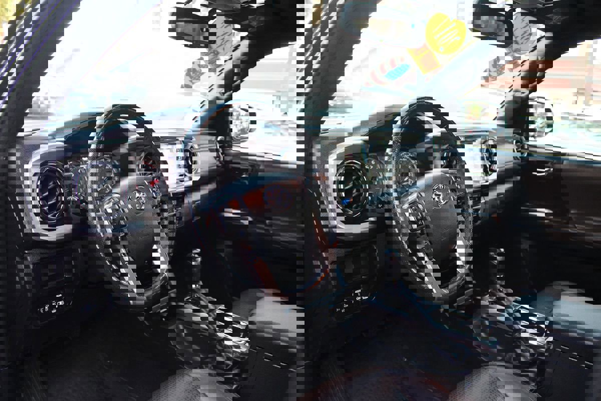 Used 2017 Toyota Tacoma Limited image 16