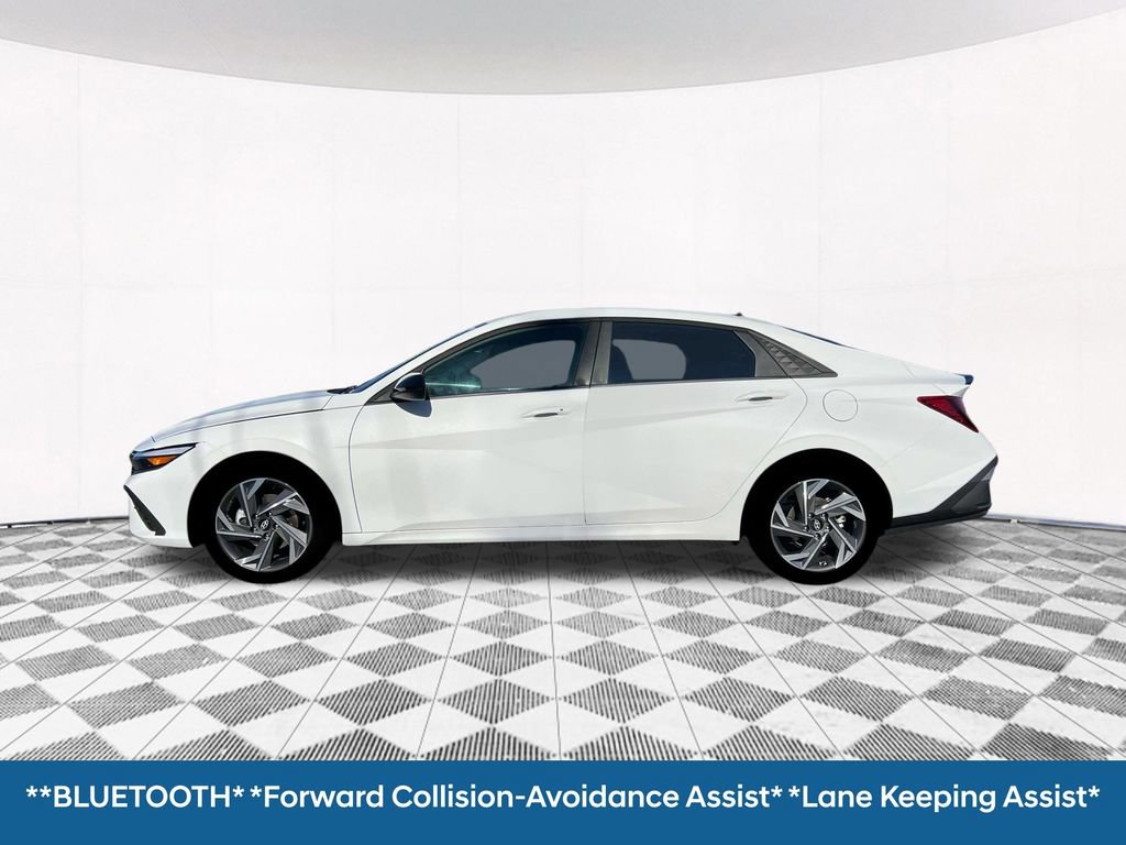 Certified 2025 Hyundai Elantra Sport FWD image 4