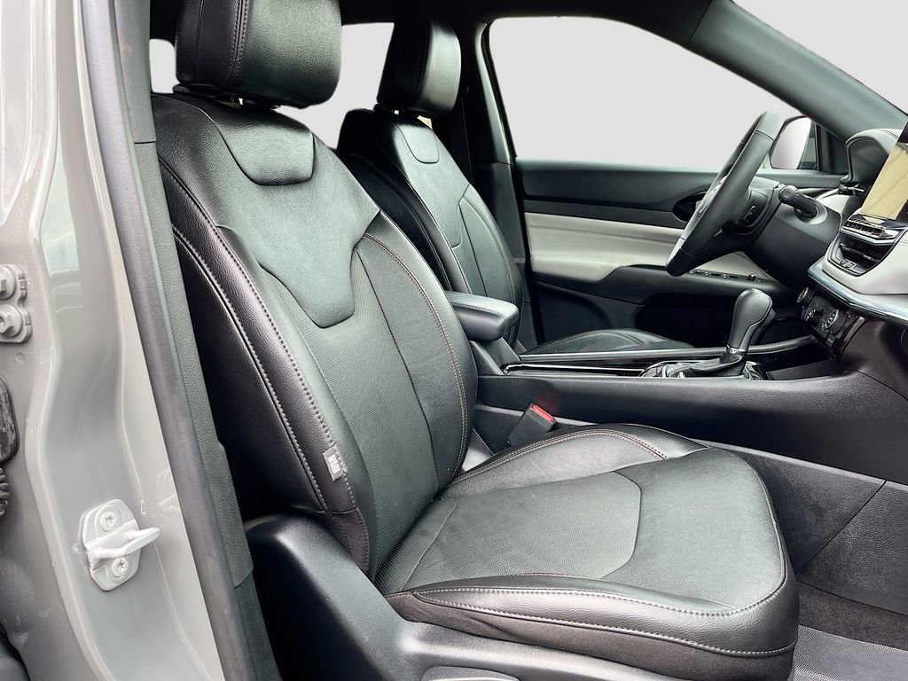 Used 2023 Jeep Compass Limited image 25