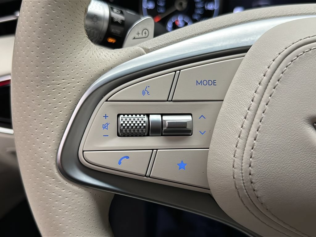 Certified 2025 Genesis Electrified GV70 AWD/4WD image 24