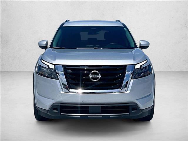 Used 2024 Nissan Pathfinder SV FWD image 3
