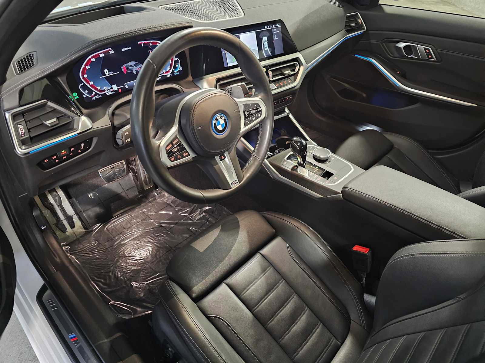 Used 2022 BMW 330e xDrive w/ M Sport Package AWD/4WD image 2