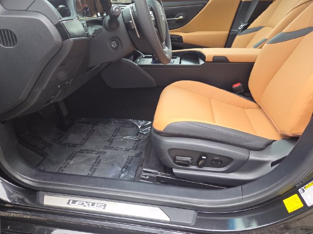 Used 2025 Lexus ES 350 w/ Accessory Package (Z1) FWD image 8