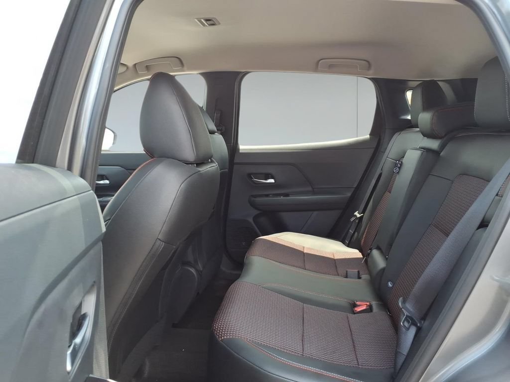 New 2026 Nissan Kicks SR FWD image 10