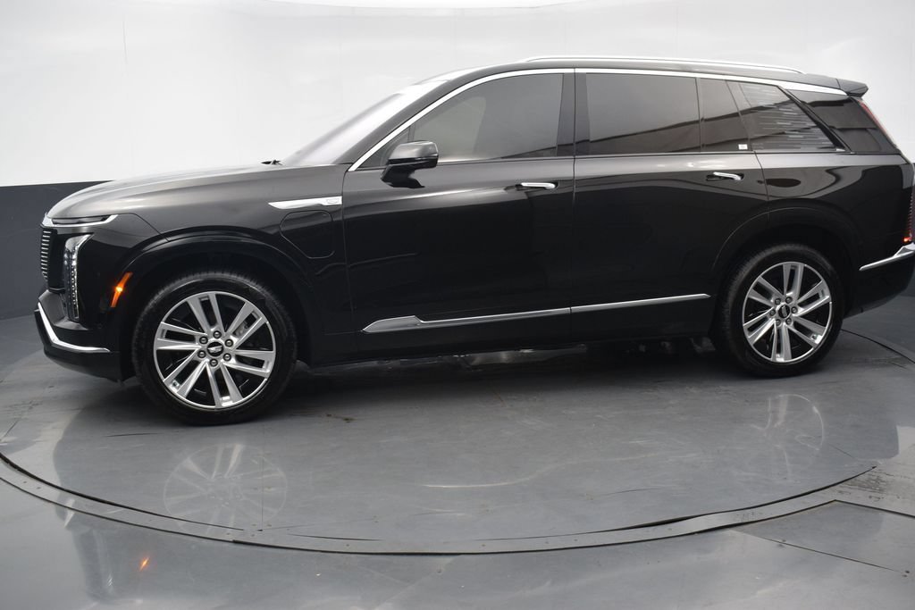 Certified 2026 Cadillac Vistiq Luxury w/ LPO, Floor Liner Package AWD/4WD image 2