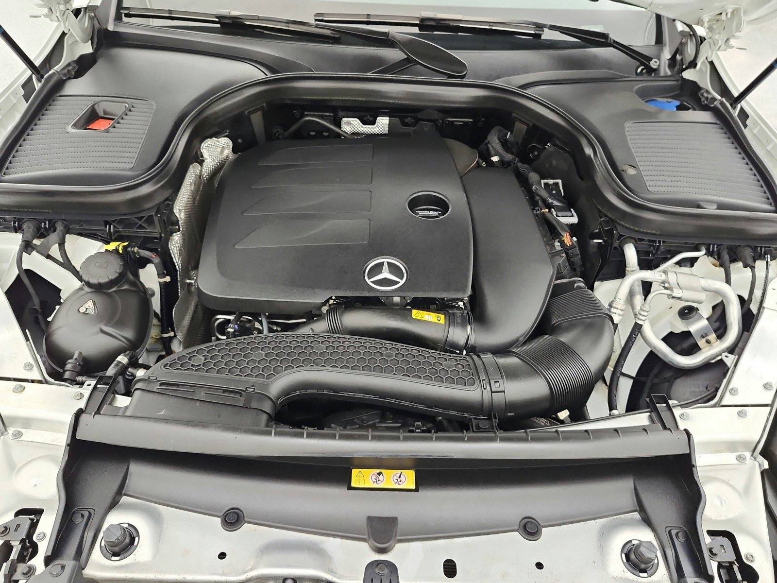 Used 2020 Mercedes-Benz GLC 300 4MATIC image 16