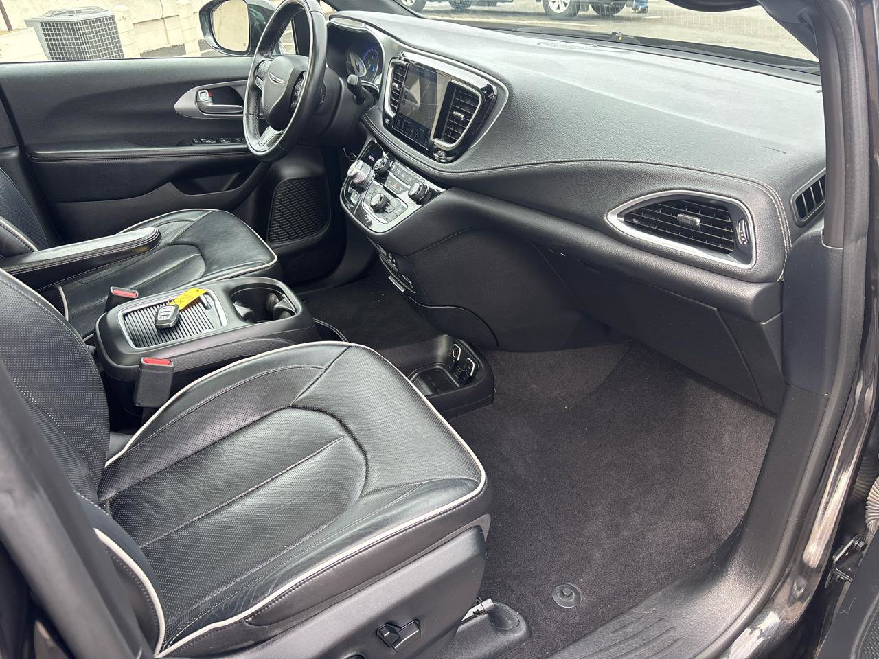 Used 2018 Chrysler Pacifica Limited w/ Advanced Safetytec Group image 42