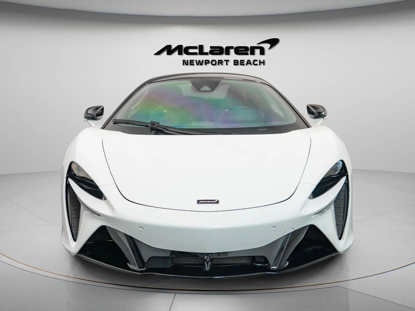 Used 2023 McLaren Artura RWD image 20