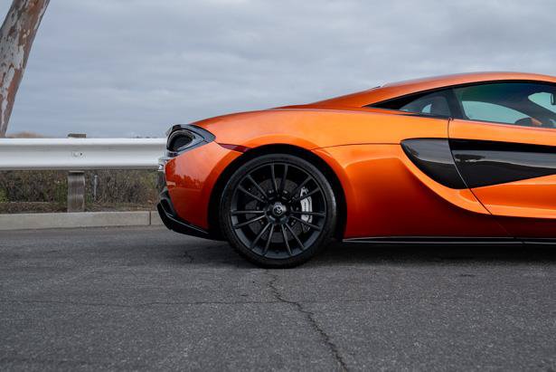 Used 2016 McLaren 570S Coupe RWD image 19