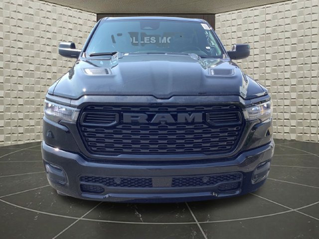 New 2026 RAM 1500 Express AWD/4WD image 3