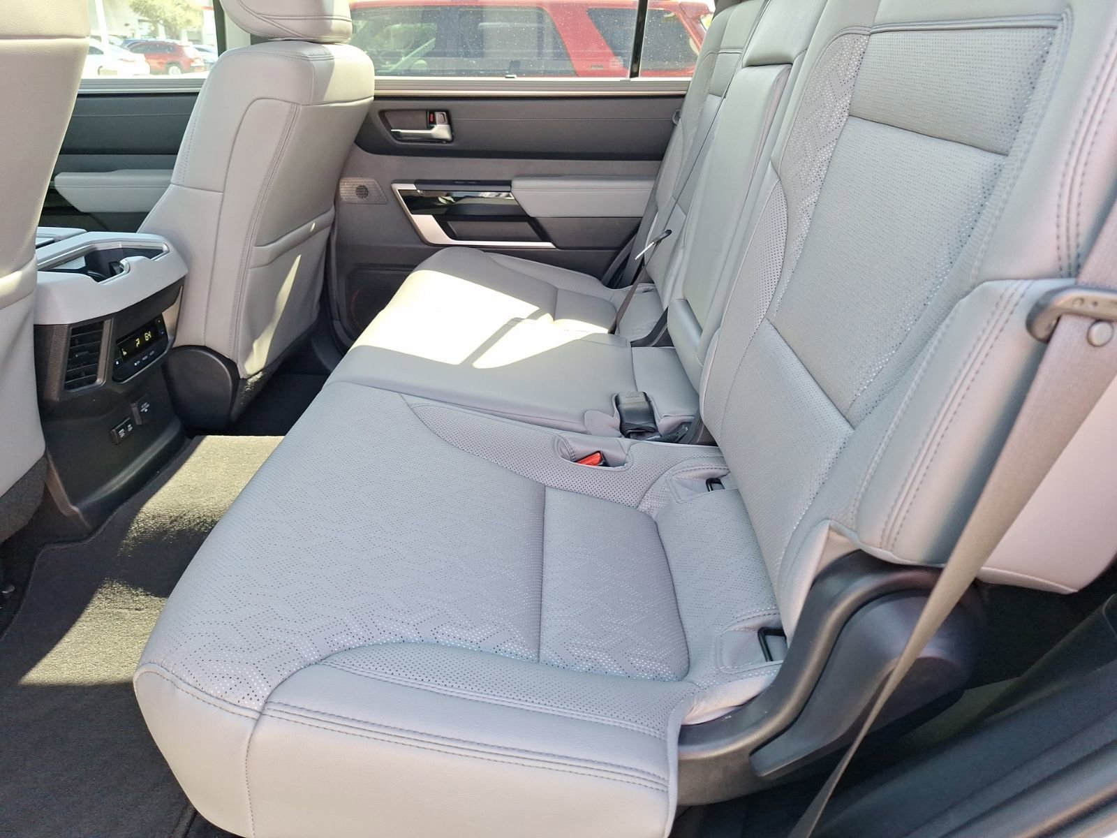 Used 2024 Toyota Sequoia Limited image 31