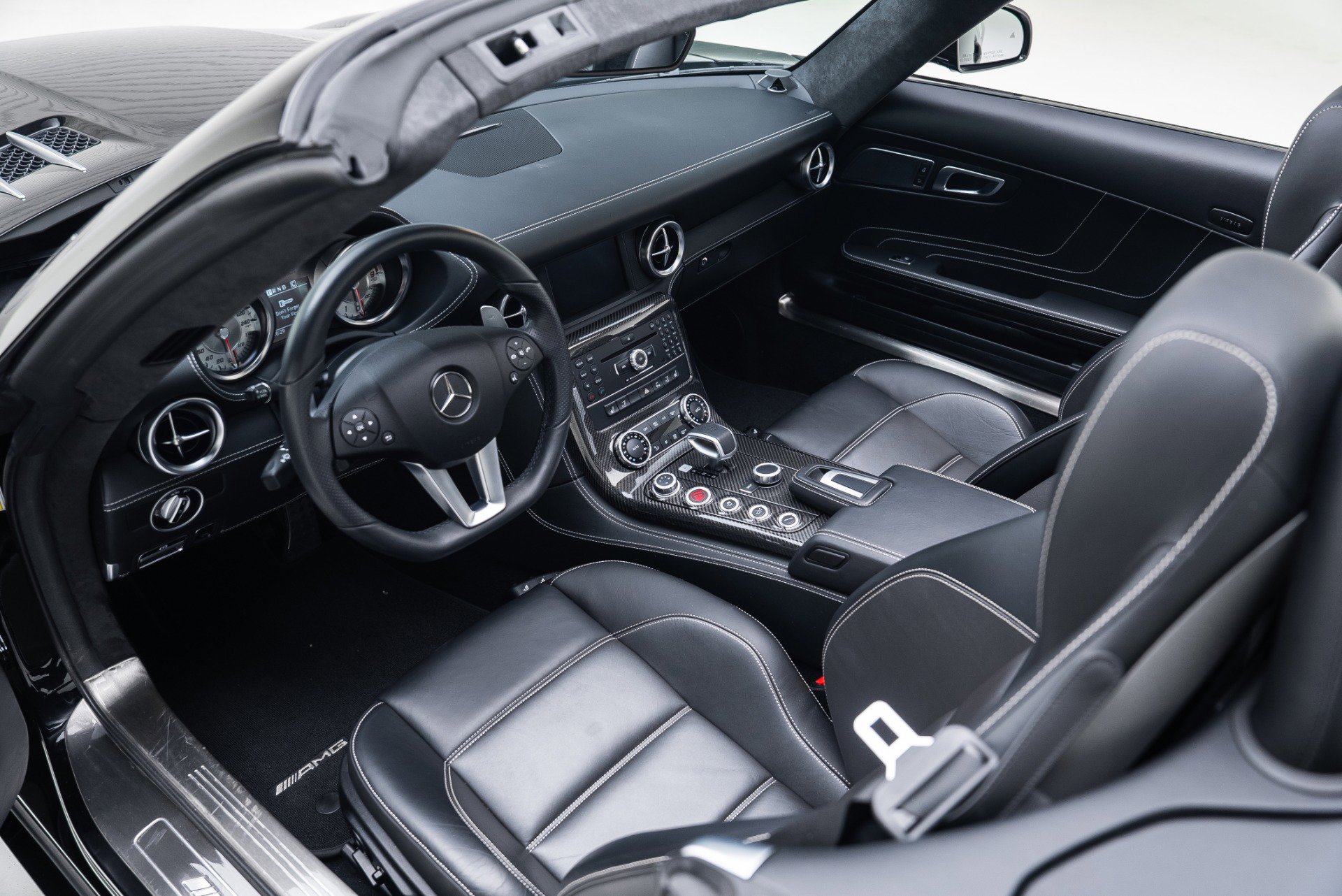 Used 2012 Mercedes-Benz SLS AMG image 2