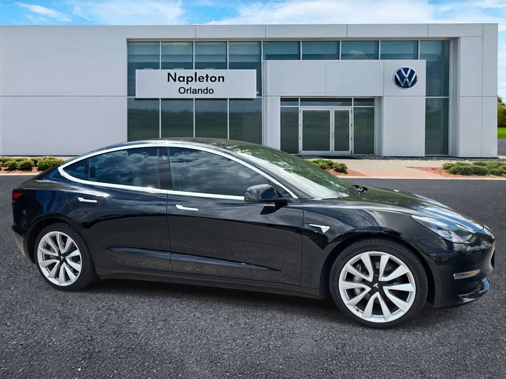 Used 2019 Tesla Model 3 Mid Range RWD image 3