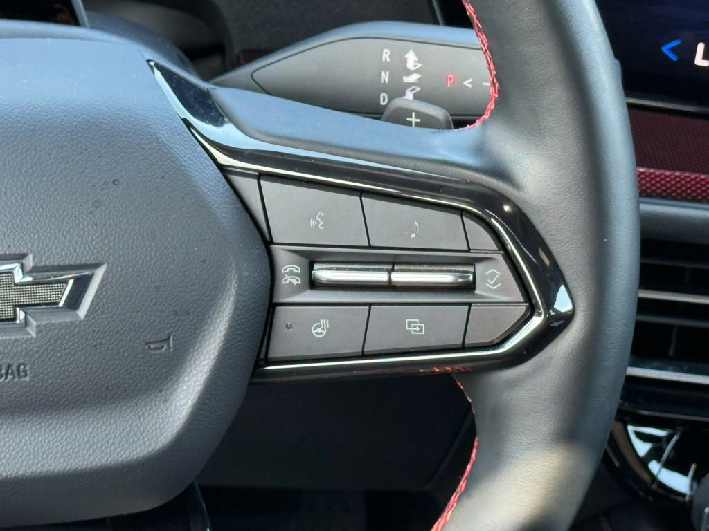Used 2025 Chevrolet Traverse RS w/ LPO, Floor Liner Package AWD/4WD image 28