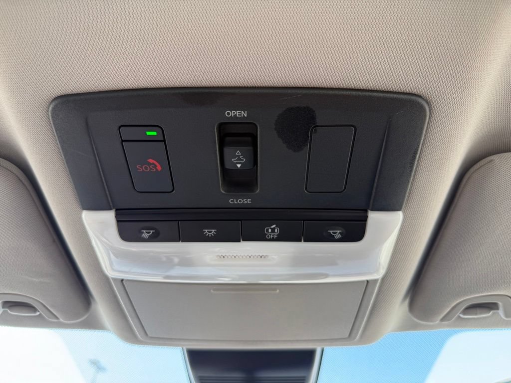 Used 2024 Nissan Altima 2.5 SR w/ SR Premium Package FWD image 32
